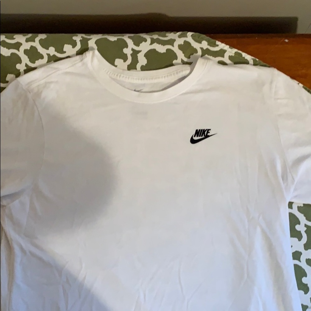 Plain White Nike Logo tee